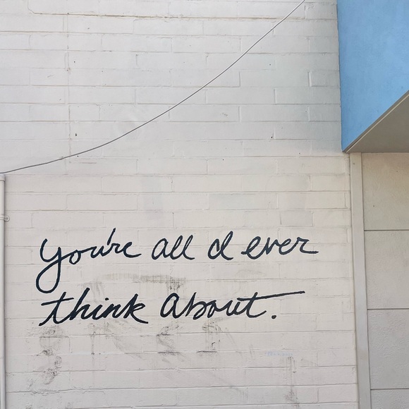 Meet your posher! - Picture 2 of 4